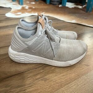 Women’s New Balance size 6